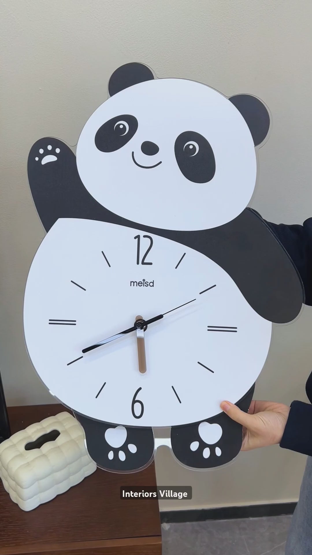 Shy Panda Creative Wall-Hanging Clock